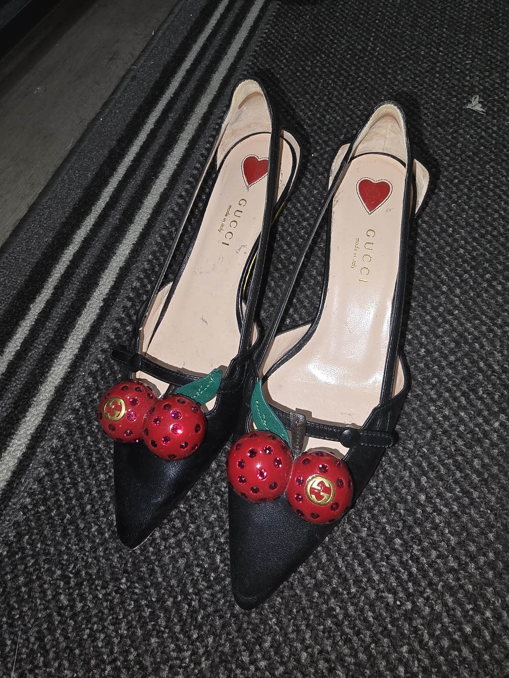 Gucci Black Leather Cherry Pumps - Picture 2 of 6